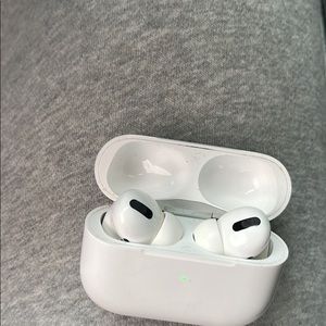 Apple Airpod pro, used for about 6 months. They work like brand new.